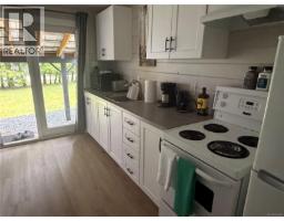Kitchen - 17161 Parkinson Rd, Port Renfrew, BC V0S1K0 Photo 25