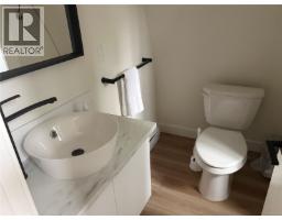 Kitchen - 17161 Parkinson Rd, Port Renfrew, BC V0S1K0 Photo 19