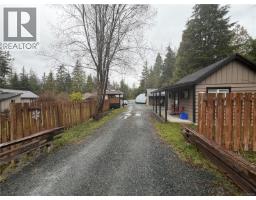 Kitchen - 17161 Parkinson Rd, Port Renfrew, BC V0S1K0 Photo 16