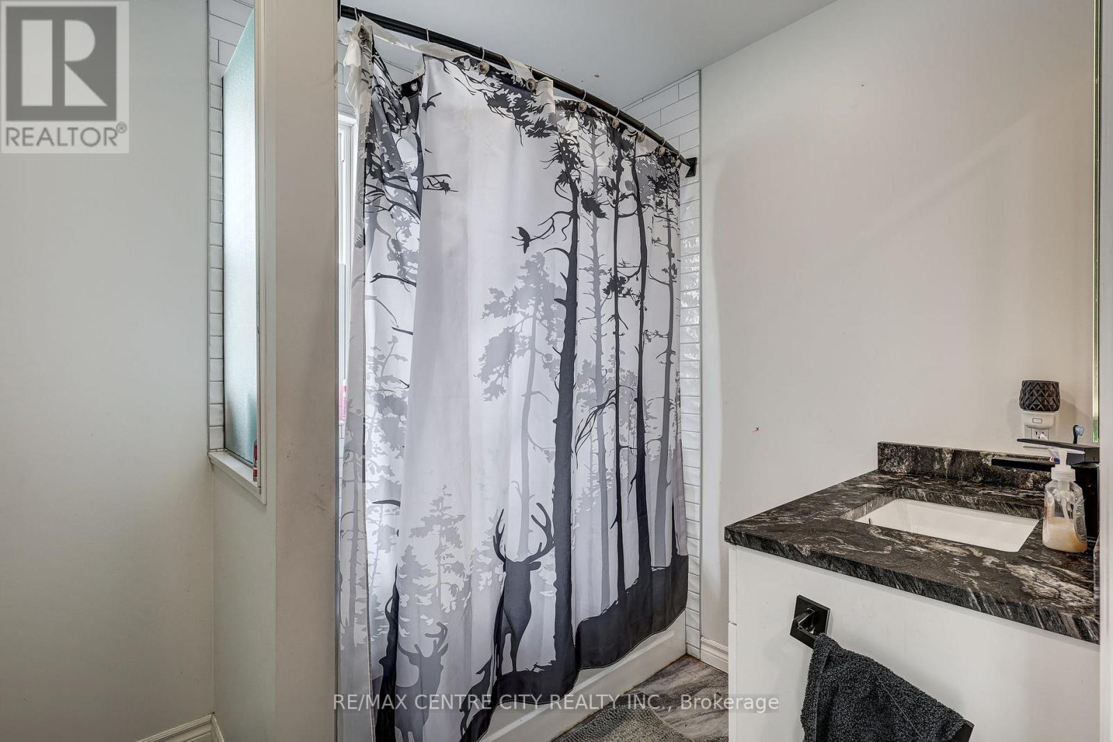 88 FLORA STREET - 23