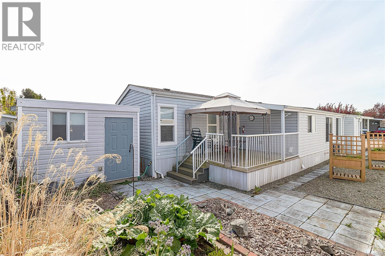 #84 7583 Central Saanich Rd - 25