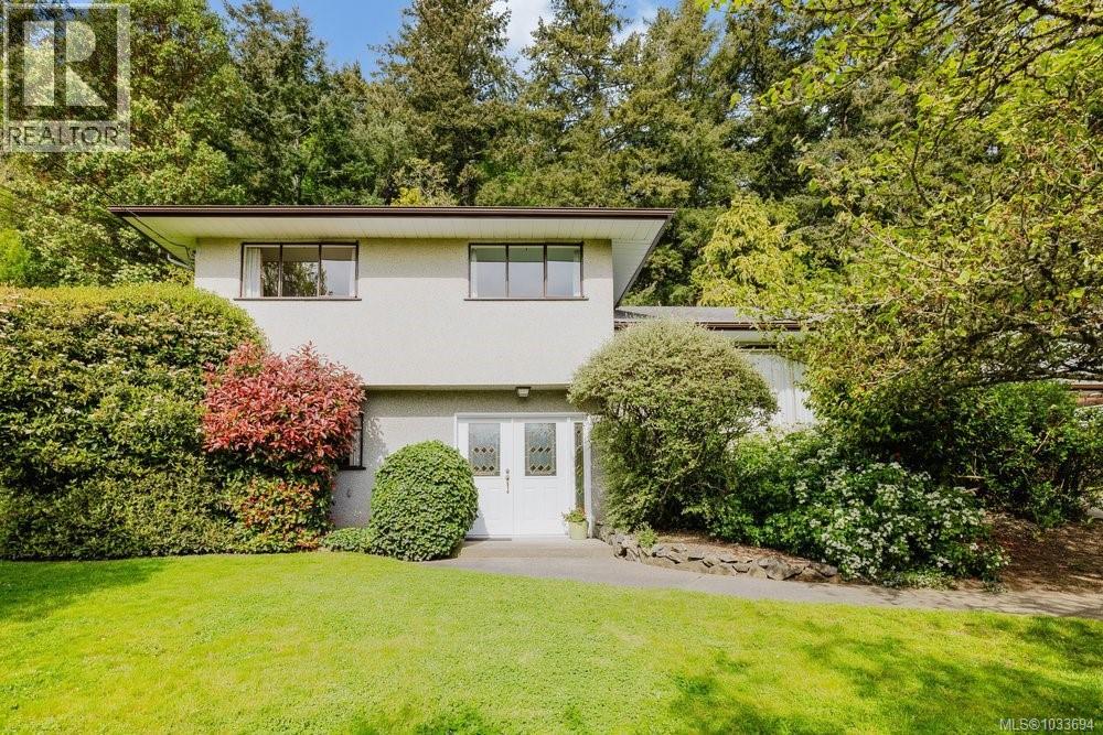  4312 Parkside Crescent, Saanich