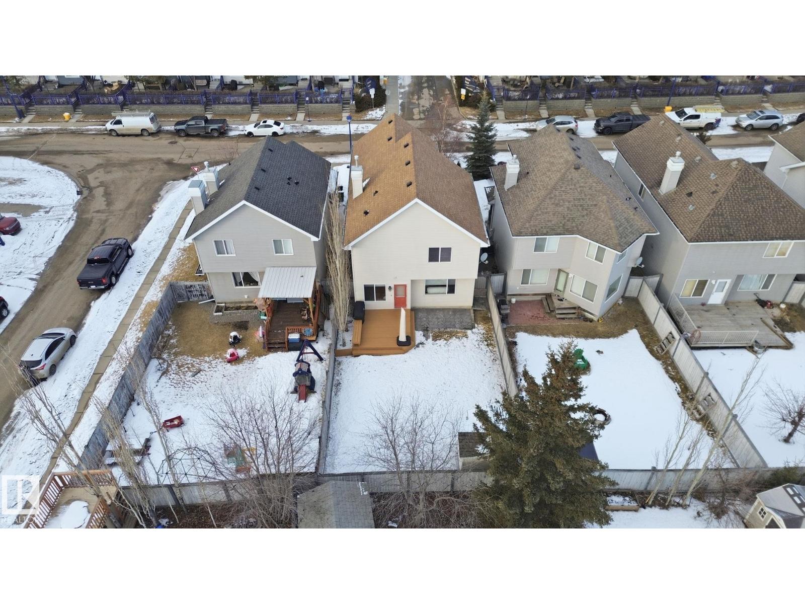 8311 11 AV SW, Edmonton