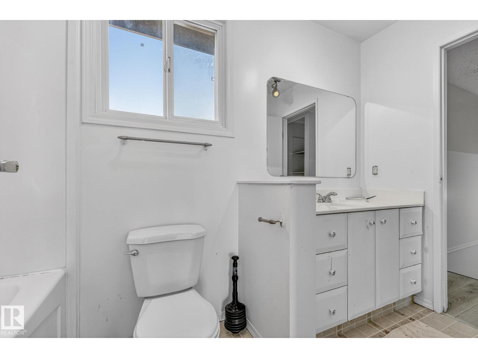 18625 66 AV NW, Edmonton