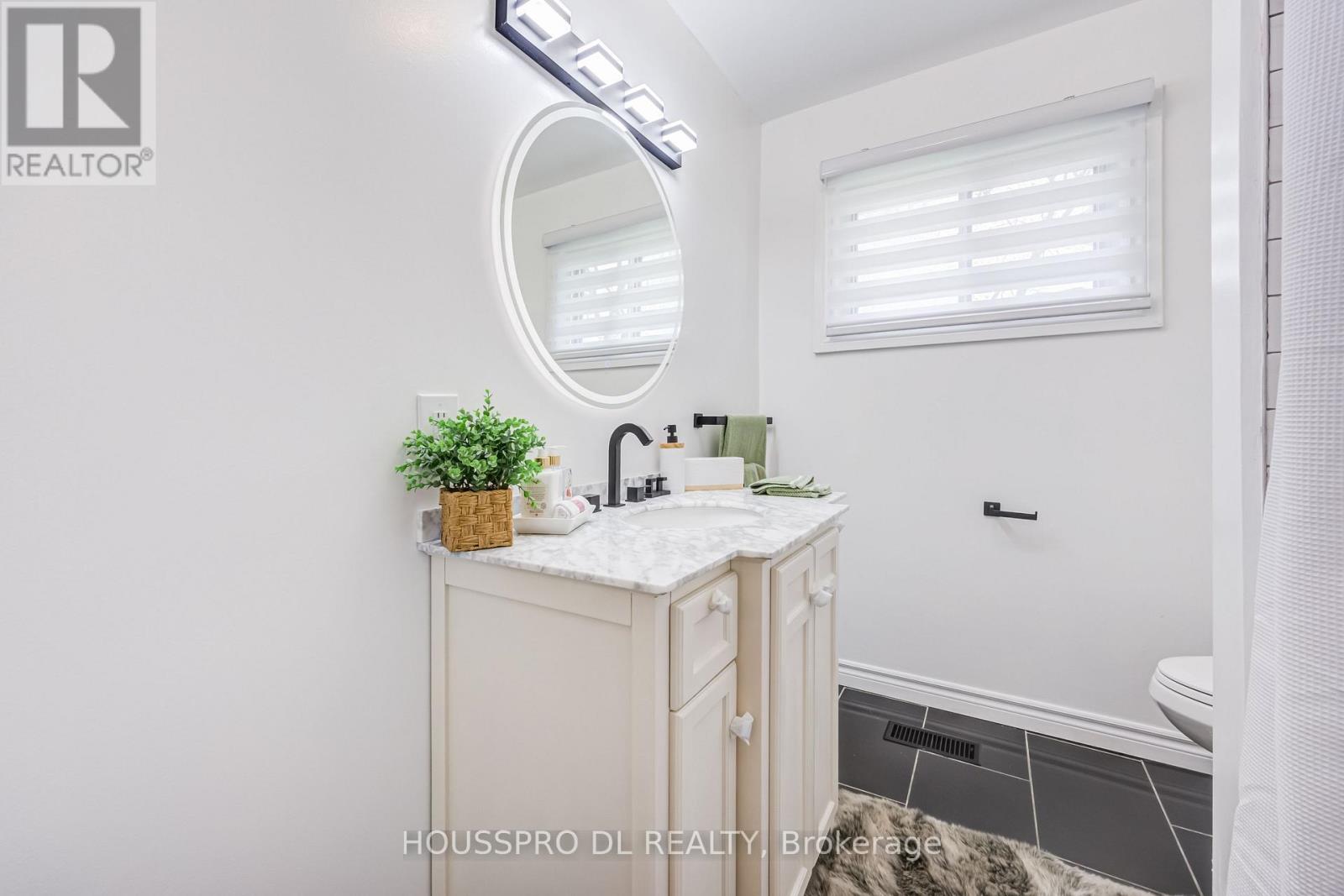 49 BOWERBANK DRIVE - 24