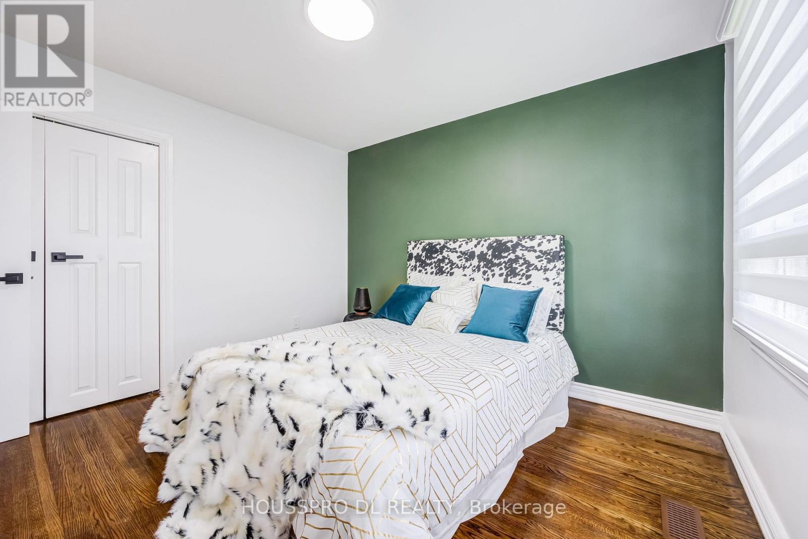 49 BOWERBANK DRIVE - 26