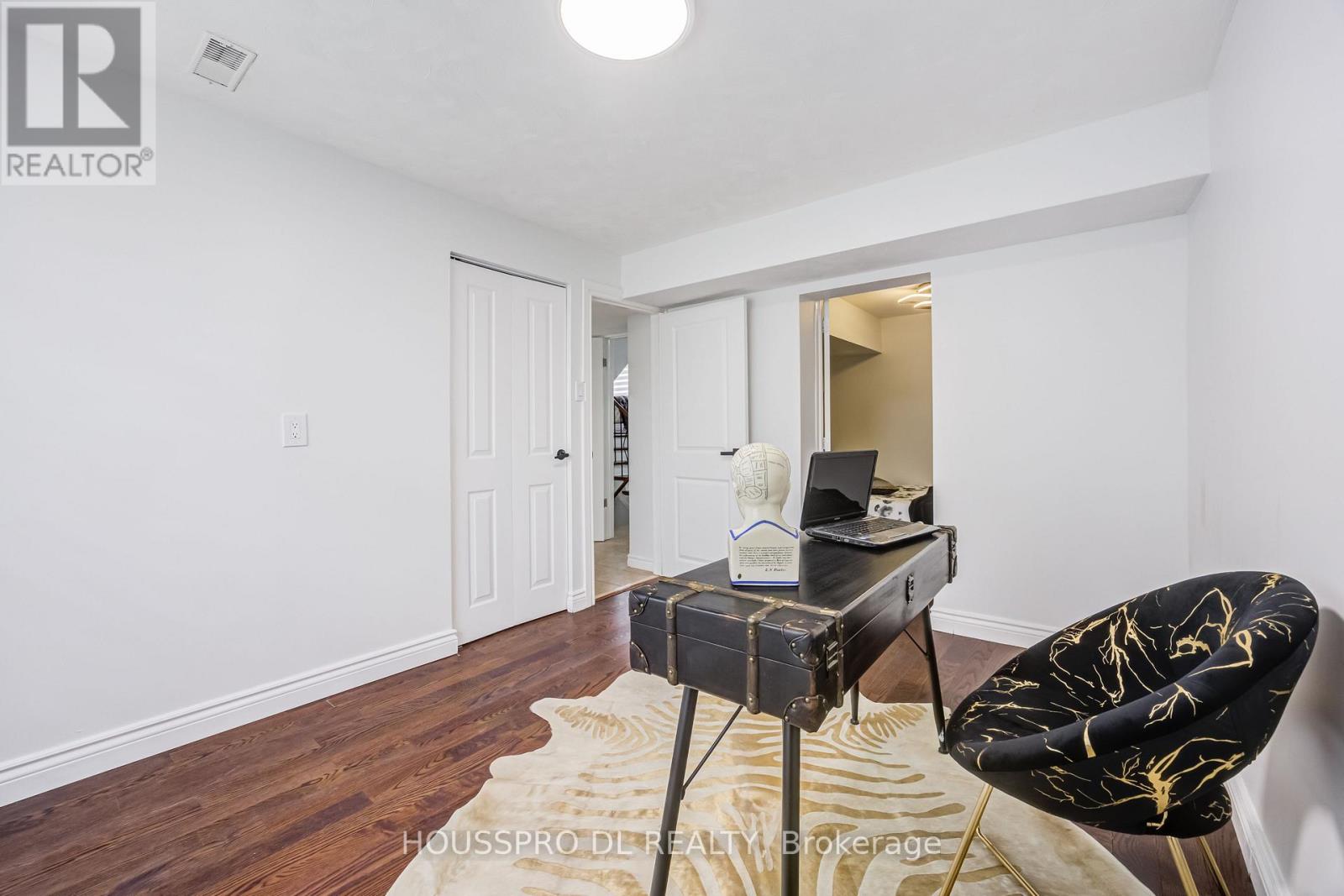 49 BOWERBANK DRIVE - 32
