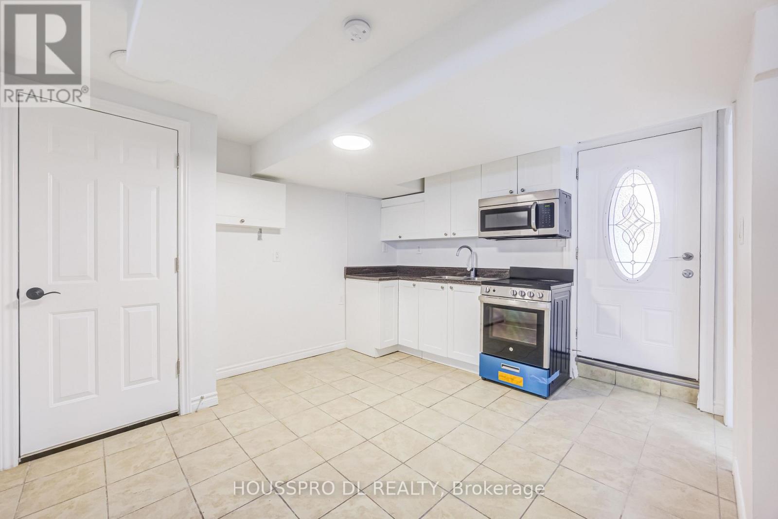 49 BOWERBANK DRIVE - 35