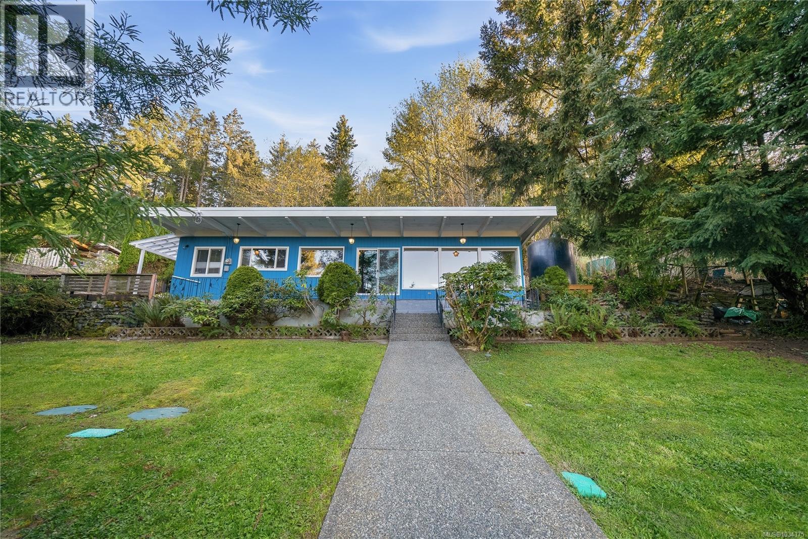 2994 Hillview Rd, Lantzville