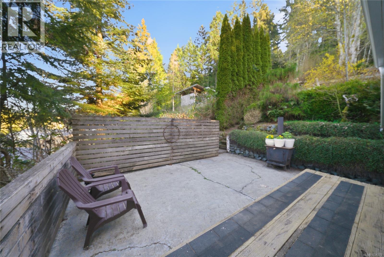 2994 Hillview Rd, Lantzville