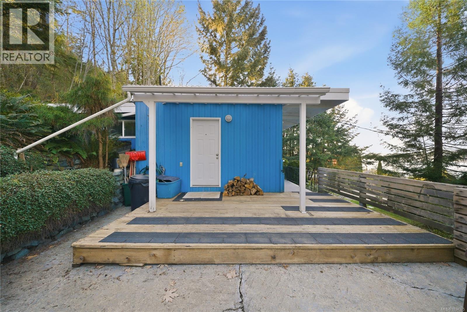 2994 Hillview Rd, Lantzville