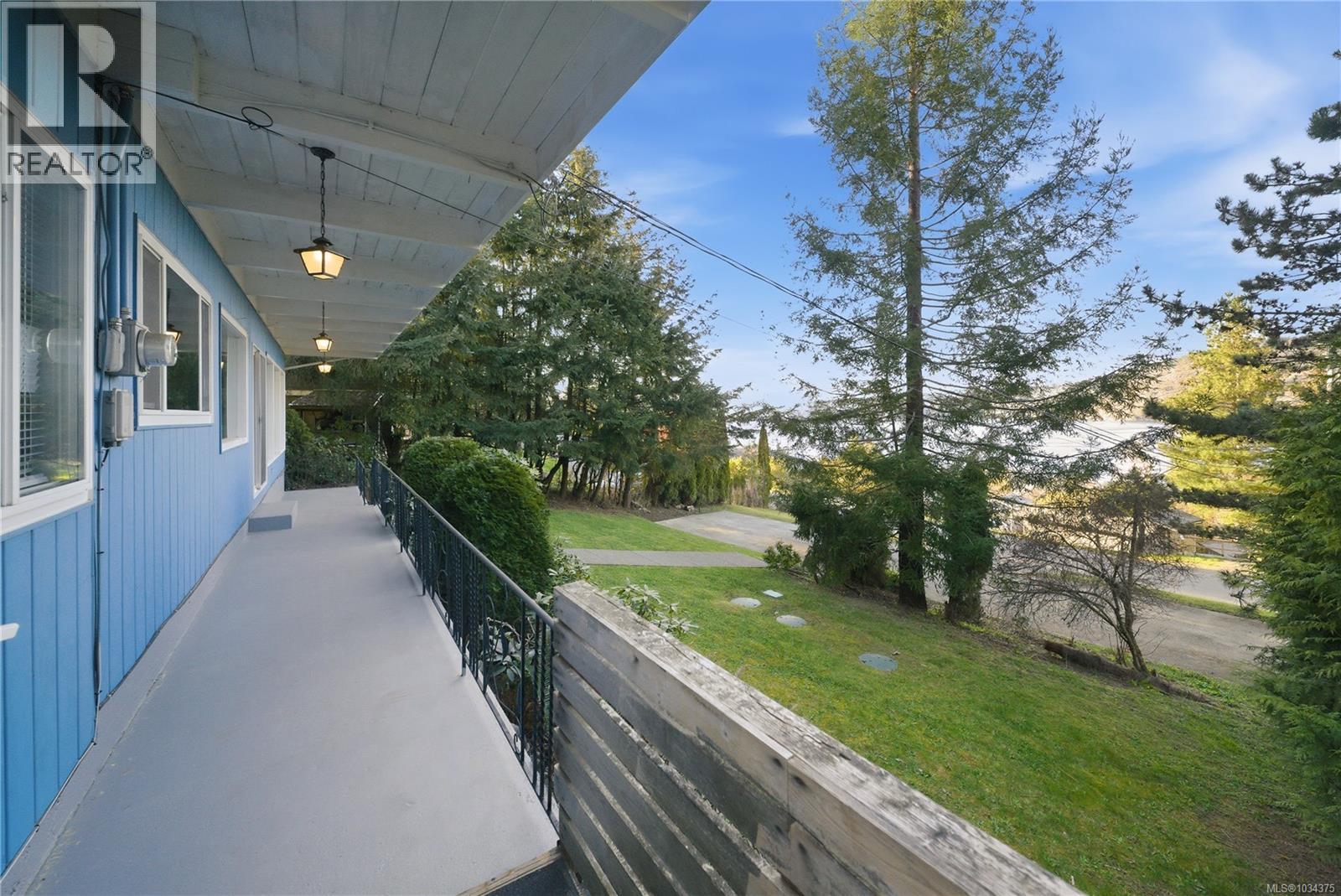2994 Hillview Rd, Lantzville