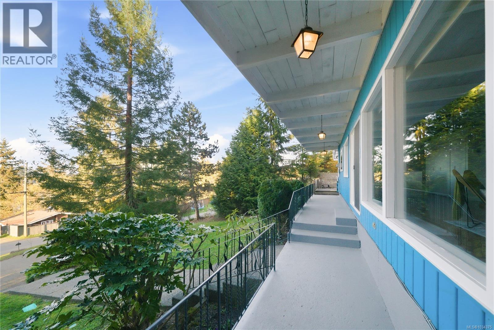 2994 Hillview Rd, Lantzville