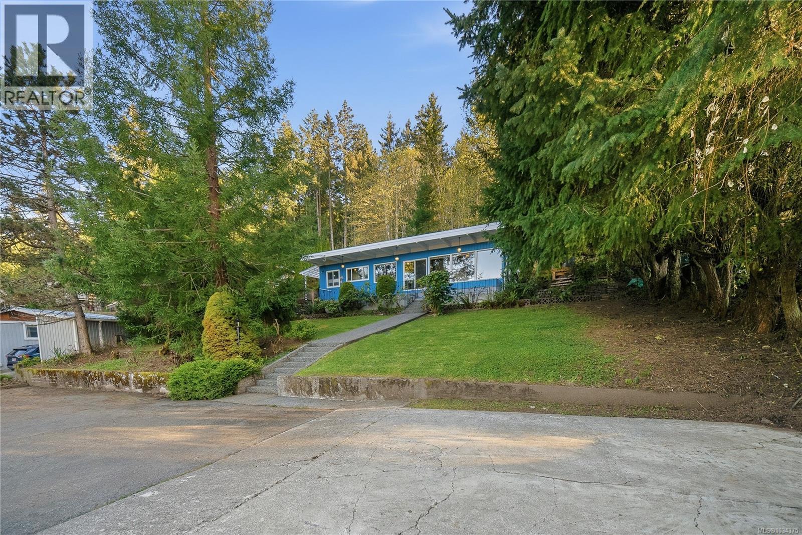 2994 Hillview Rd, Lantzville