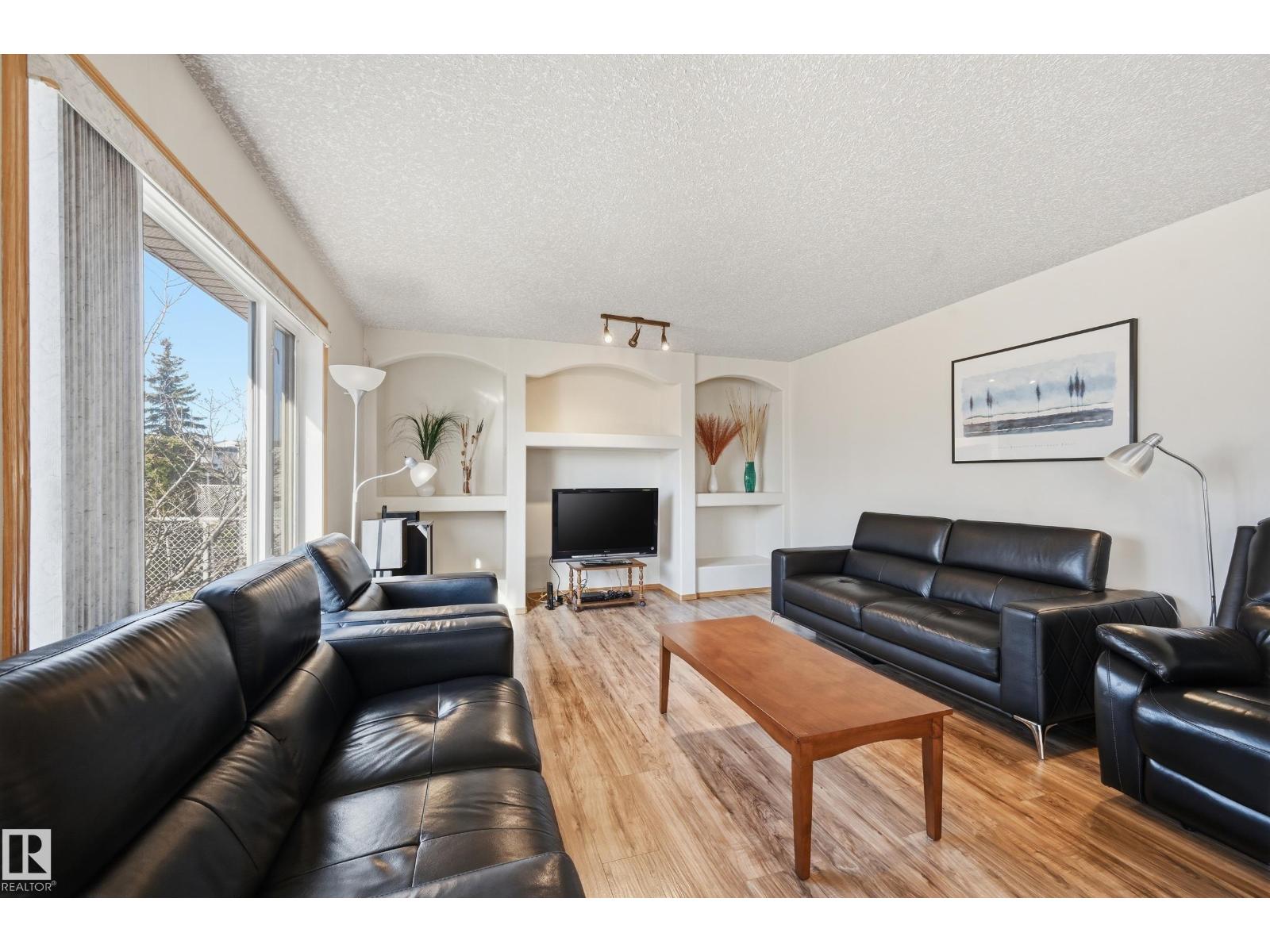10331 156 AV NW, Edmonton