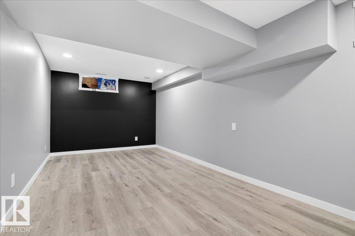 9915 173 AV NW, Edmonton