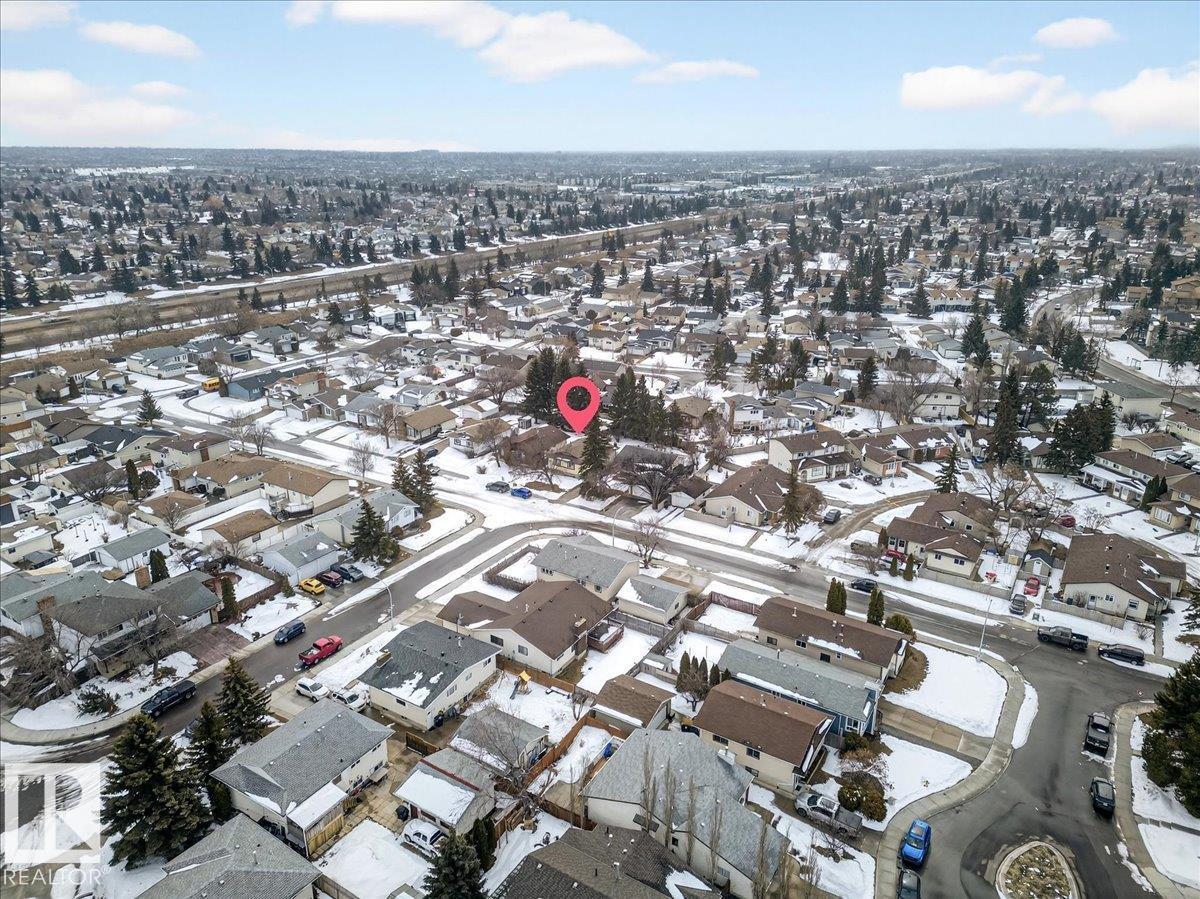 9915 173 AV NW, Edmonton