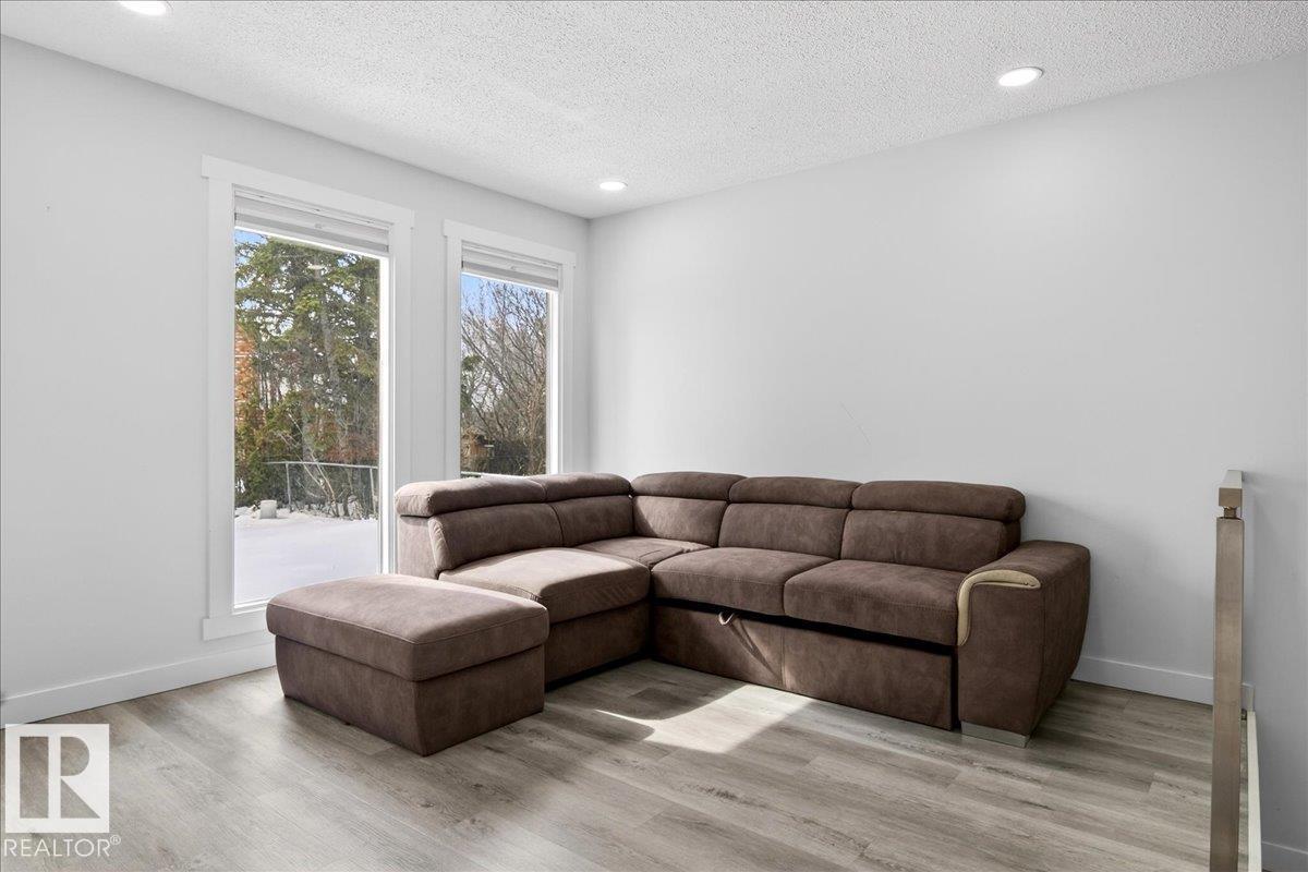 9915 173 AV NW, Edmonton
