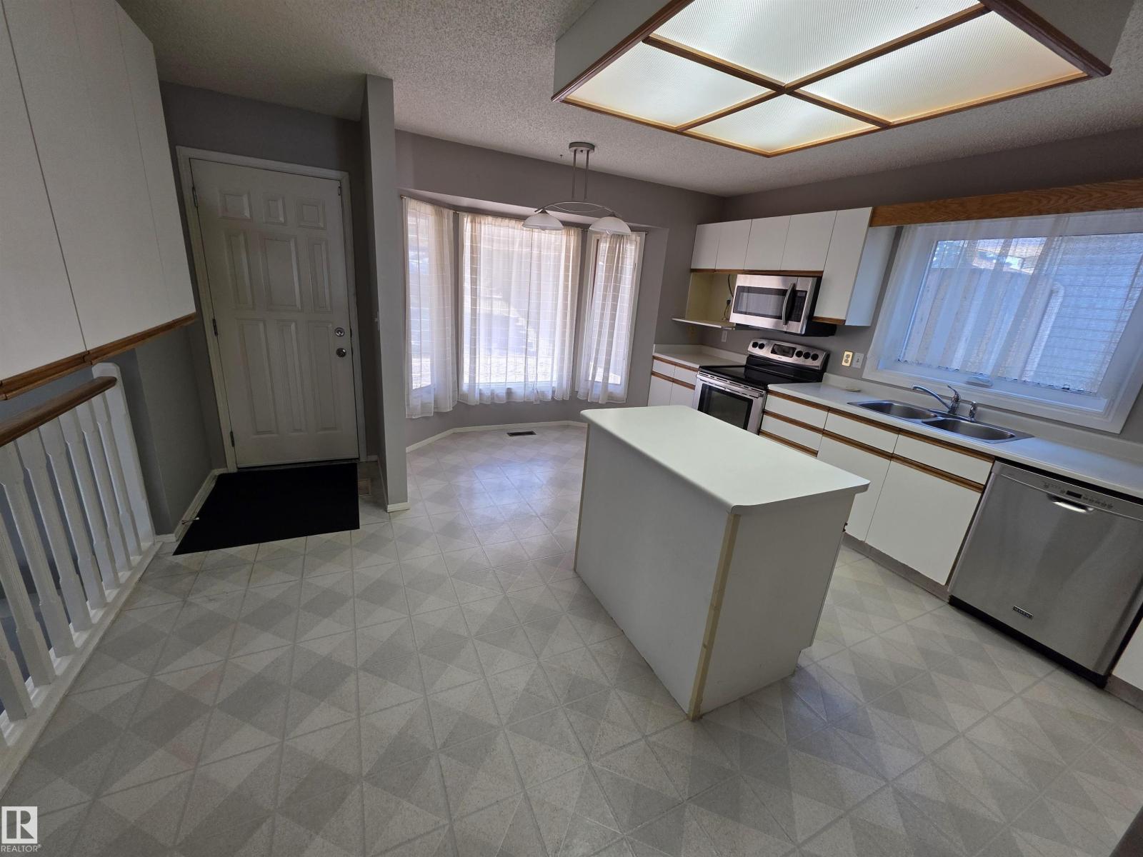 18911 80 AV NW NW, Edmonton