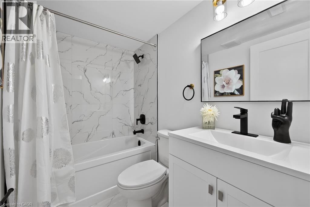 74 VICTOR Boulevard - 33