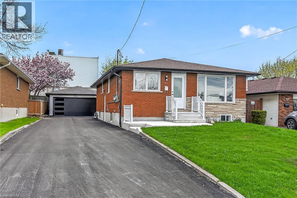 74 VICTOR Boulevard - Image 3