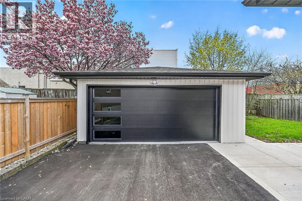 74 VICTOR Boulevard - 40