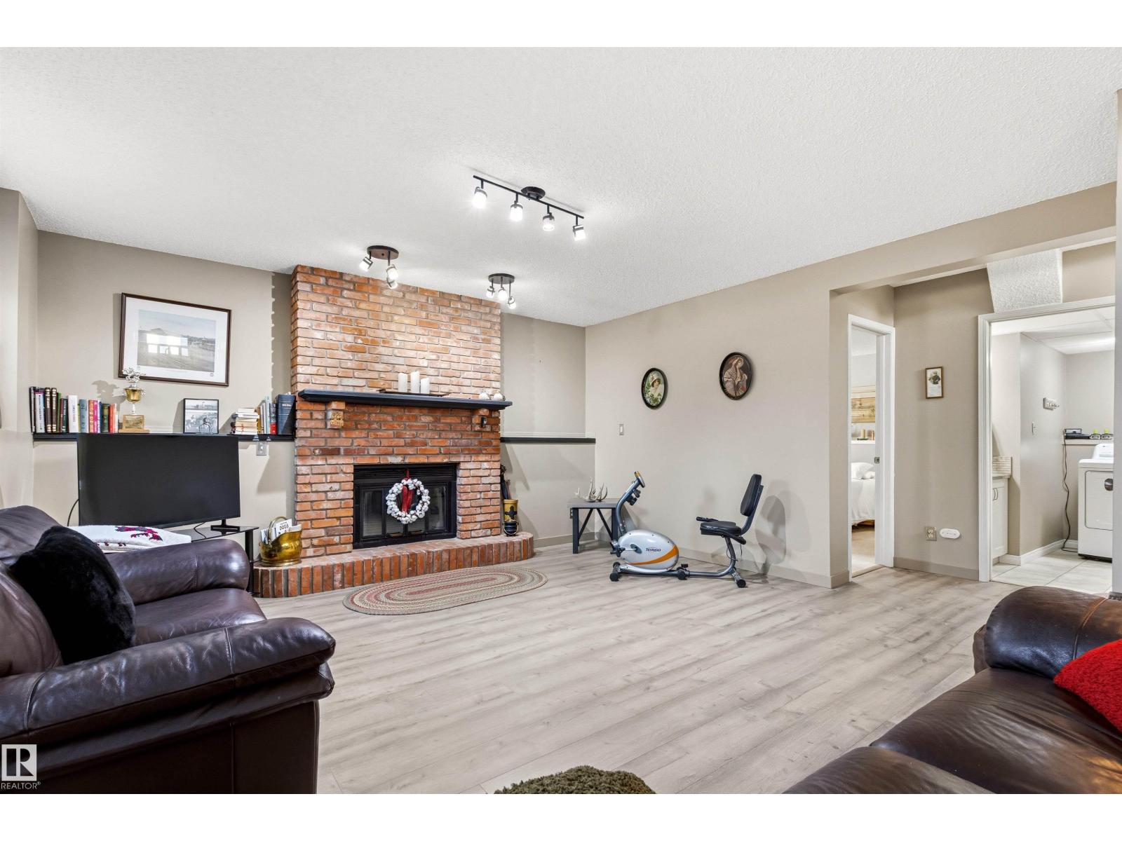 18216 98A AV NW, Edmonton