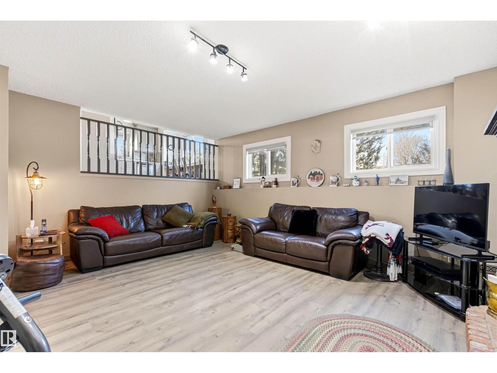 18216 98A AV NW, Edmonton