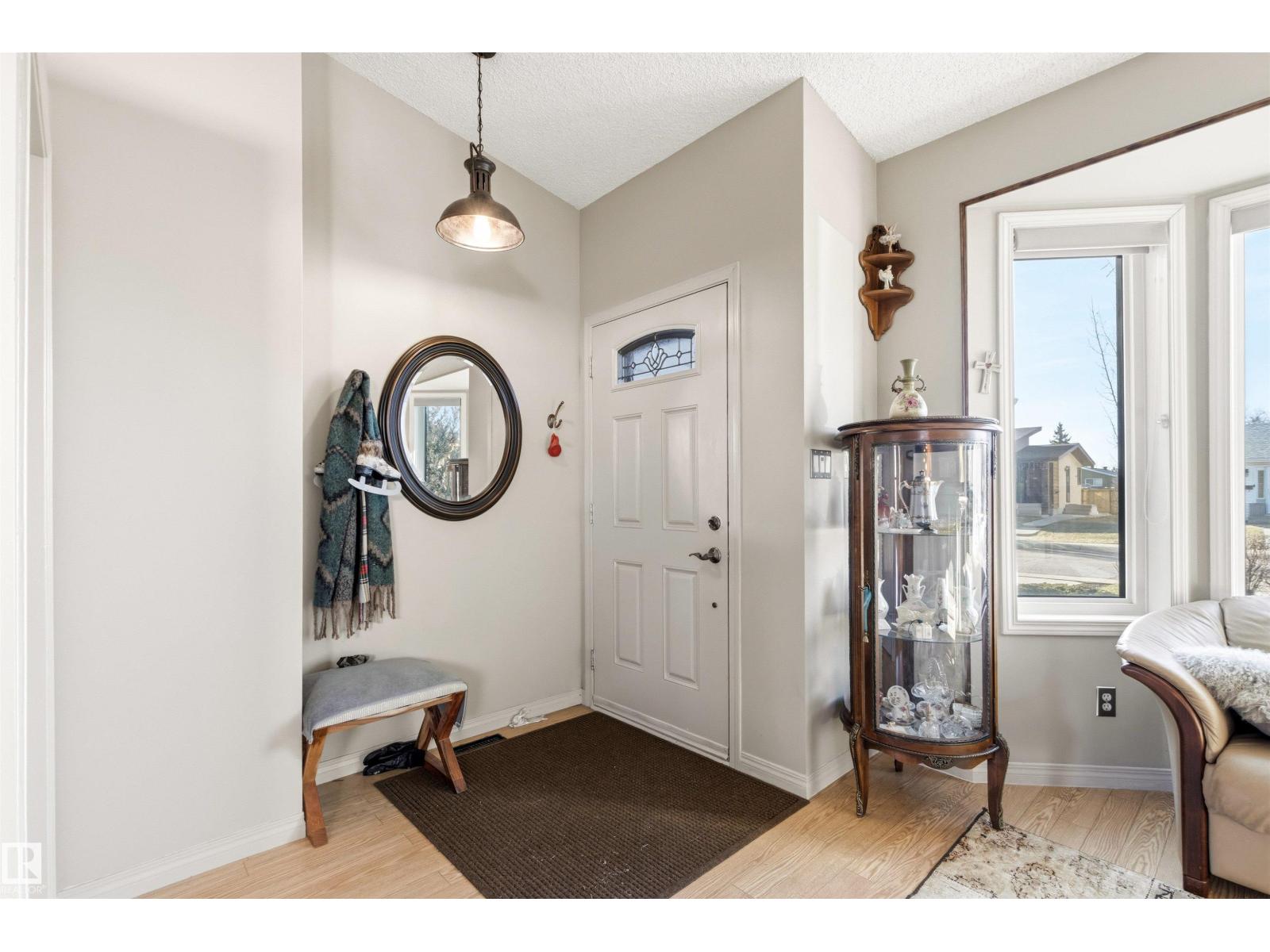 18216 98A AV NW, Edmonton