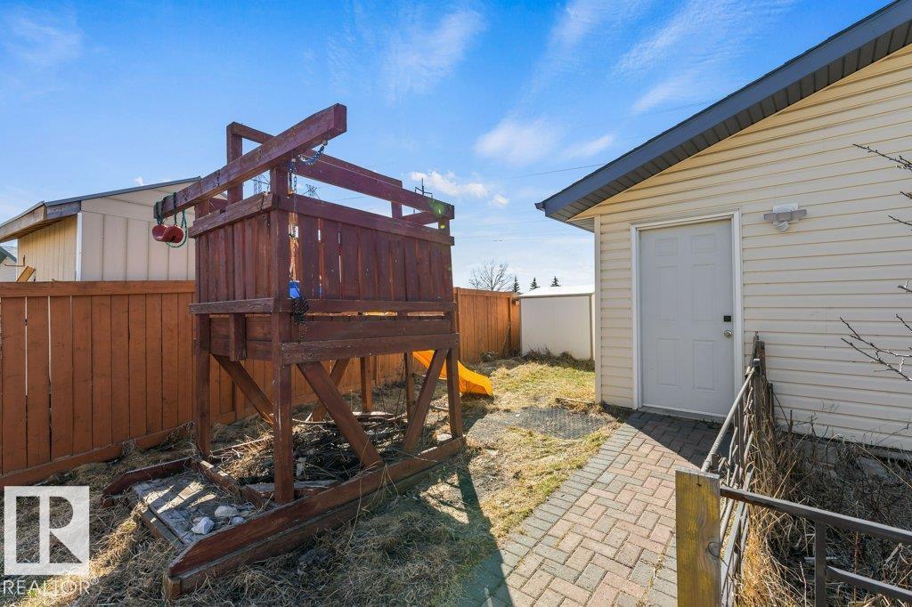 4272 24 ST NW, Edmonton