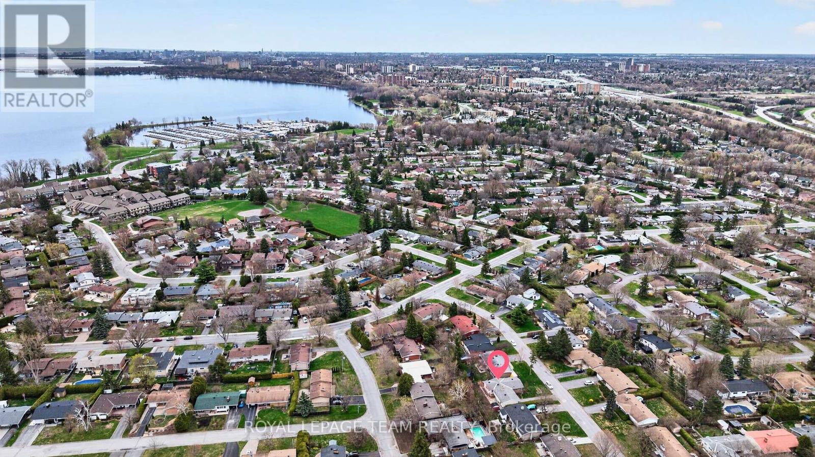Walk to Ottawa River, Park or Sailing Club/Marina