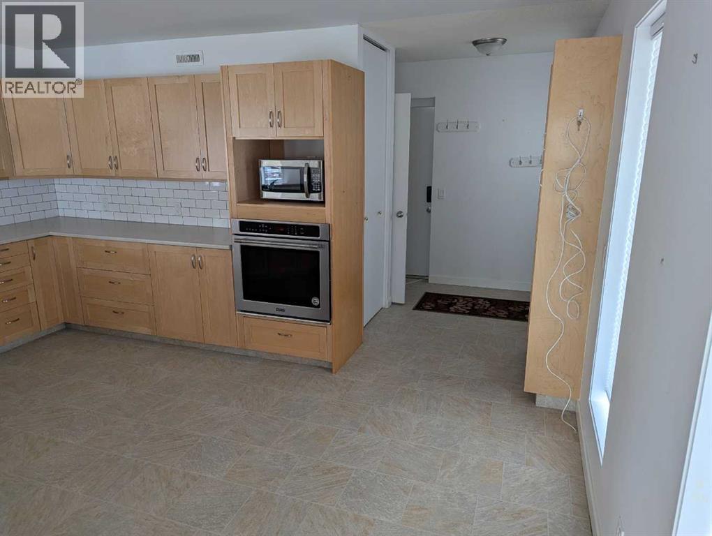 6210 53 Avenue — photo 10