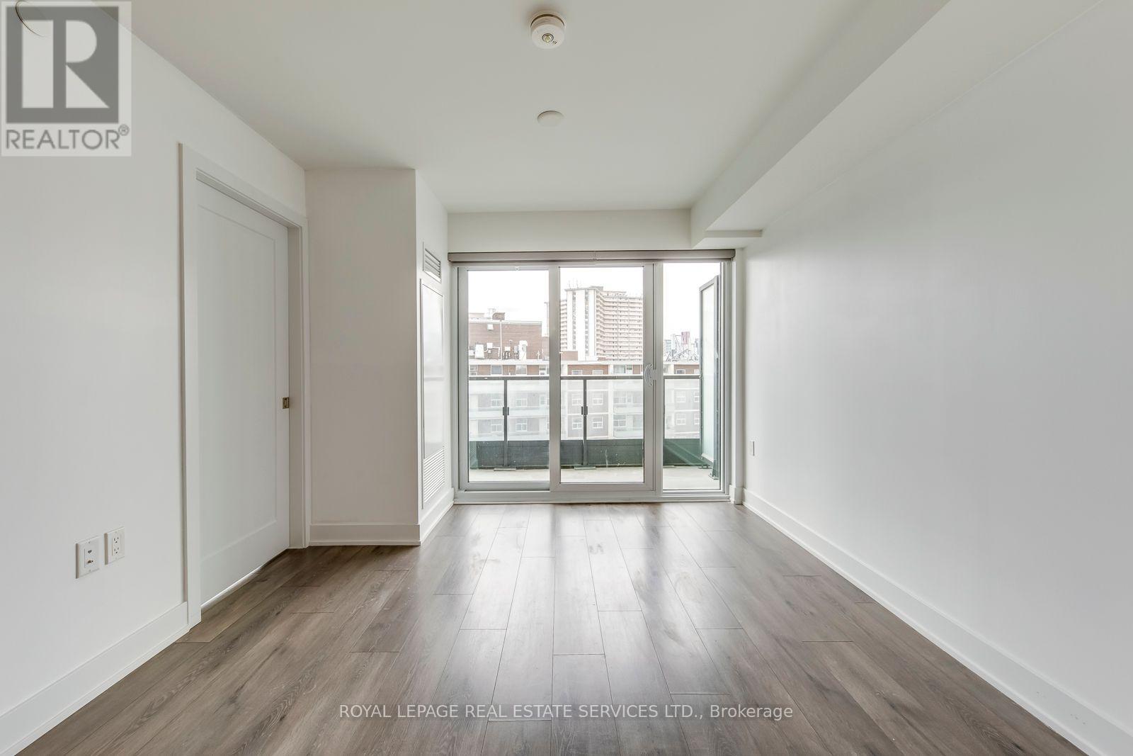 #1320 585 BLOOR STREET E - 13