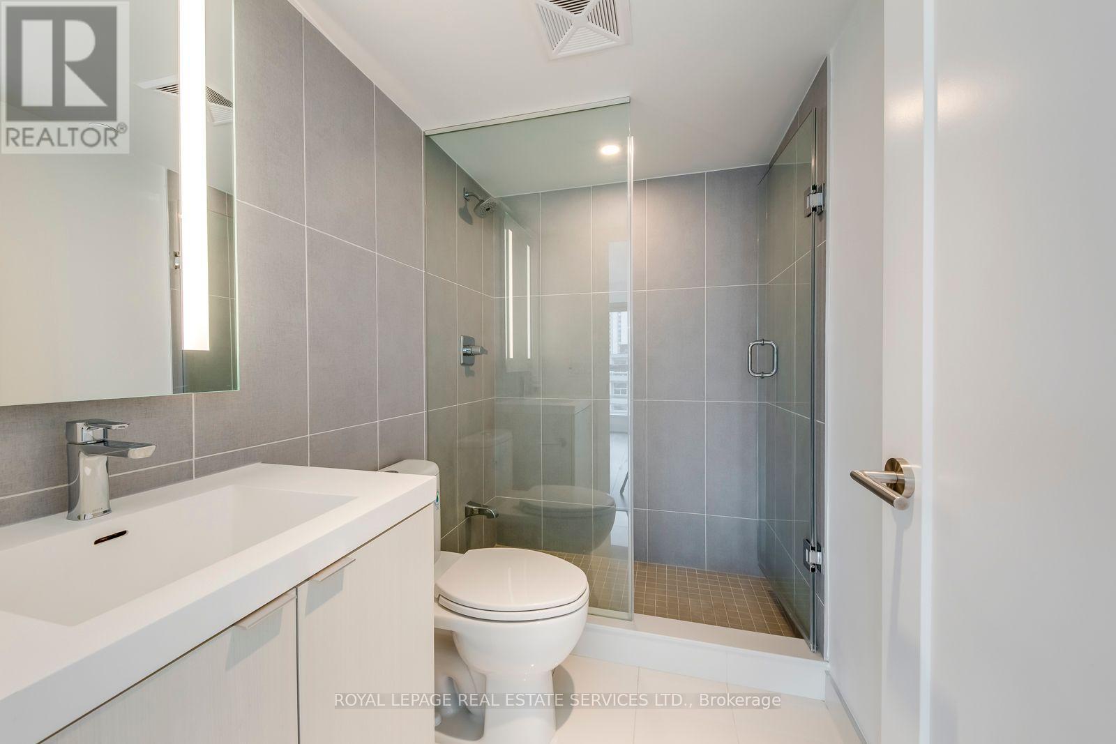 #1320 585 BLOOR STREET E - 21