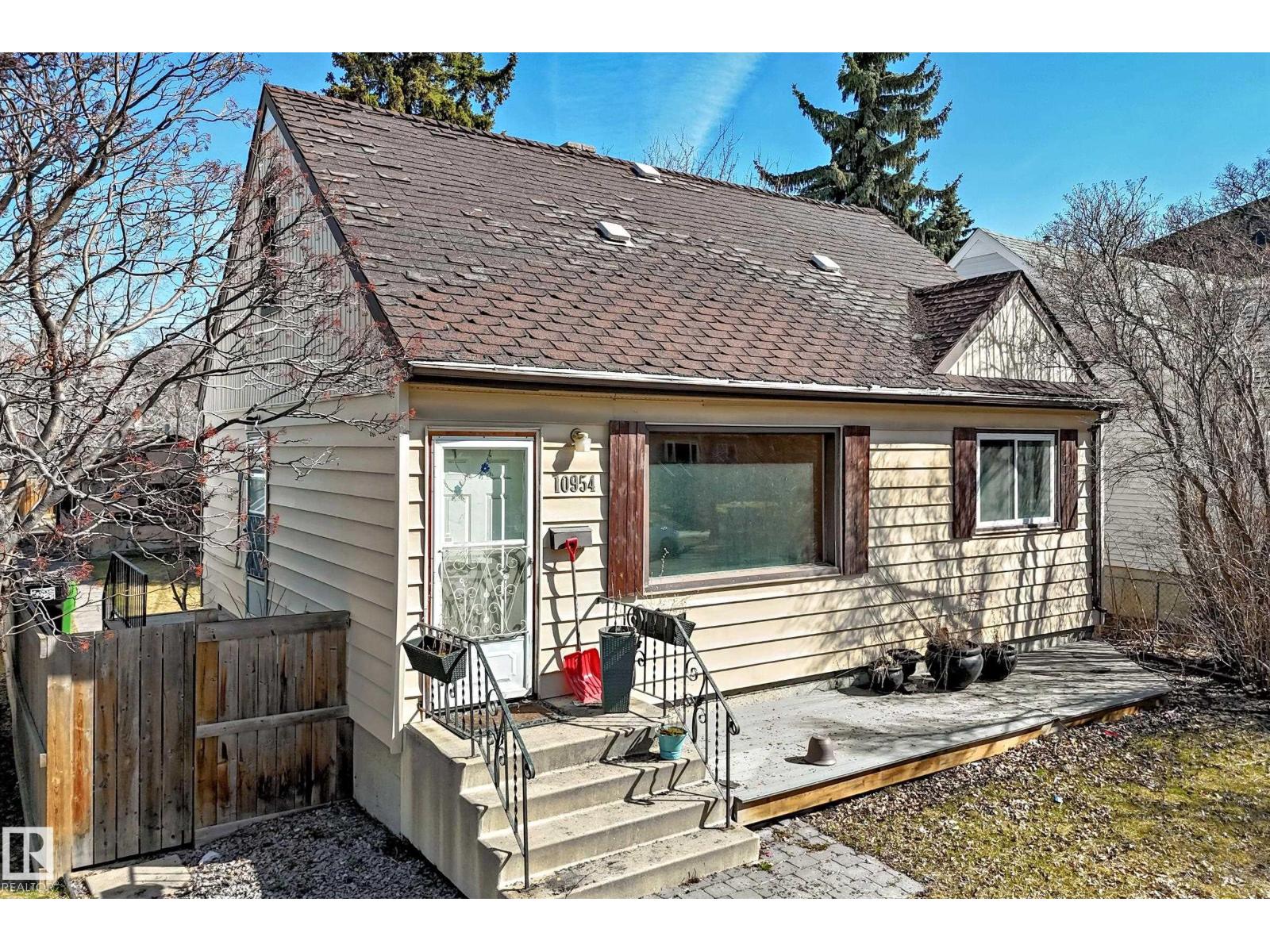 10954 62 AV NW, Edmonton
