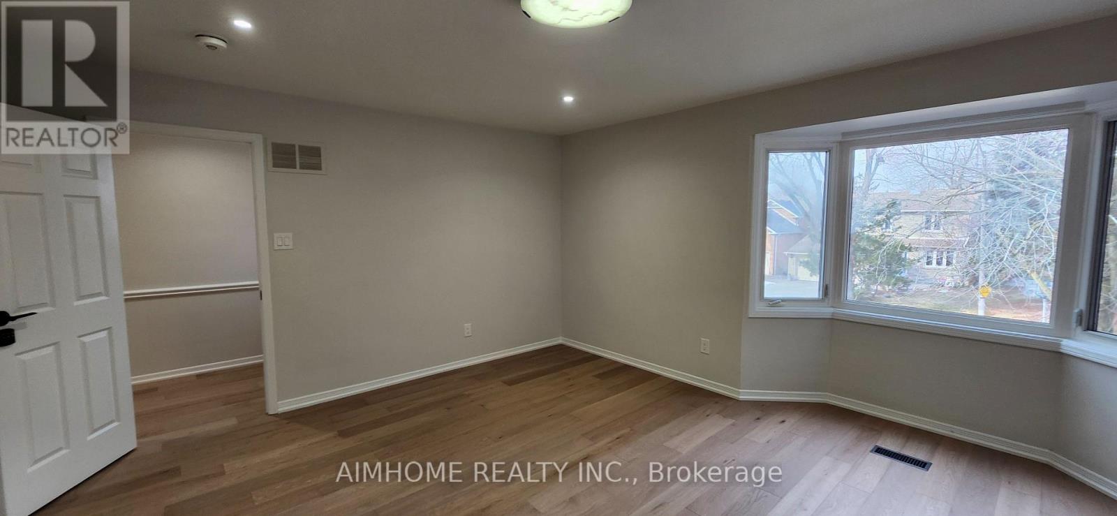 31 SPANHOUSE CRESCENT - 33