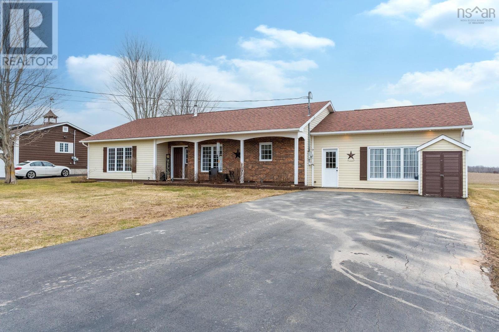 Property photo of 885 Thompson Road