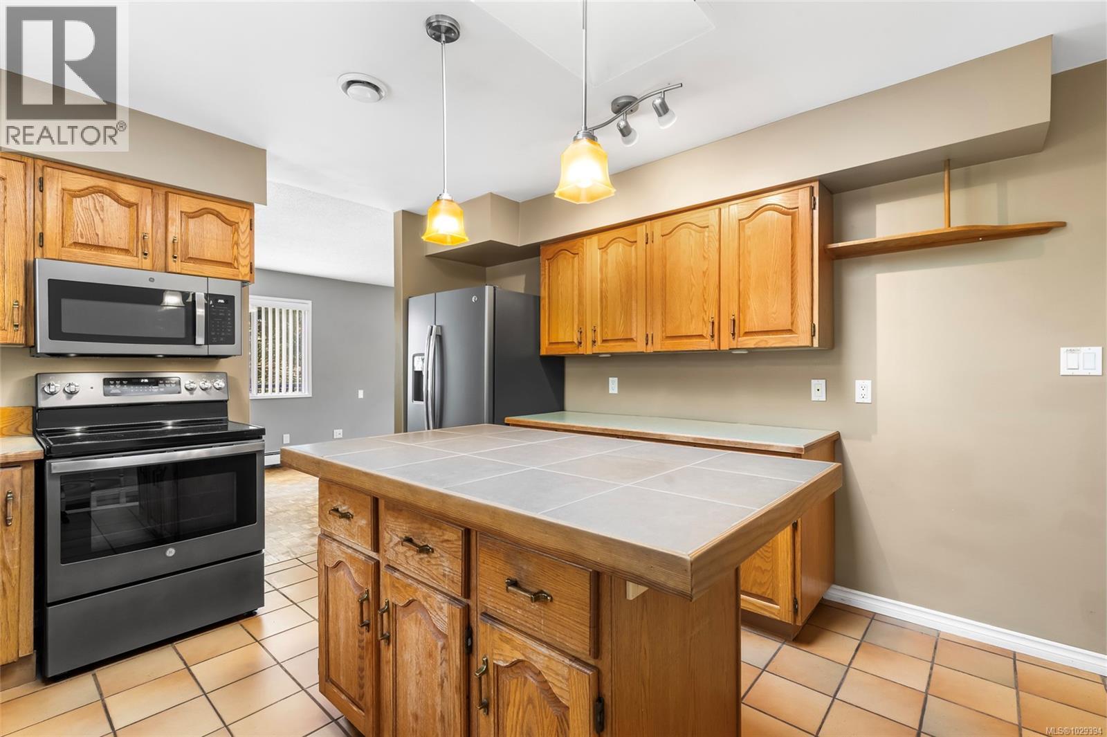 852 Walfred Rd - 17