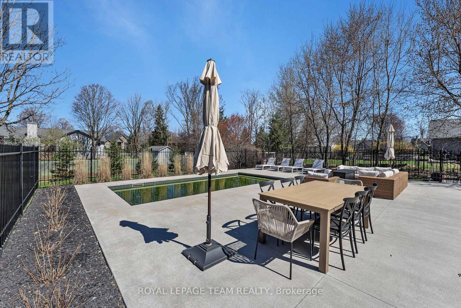 6567 COURTLAND GROVE CRESCENT - 32