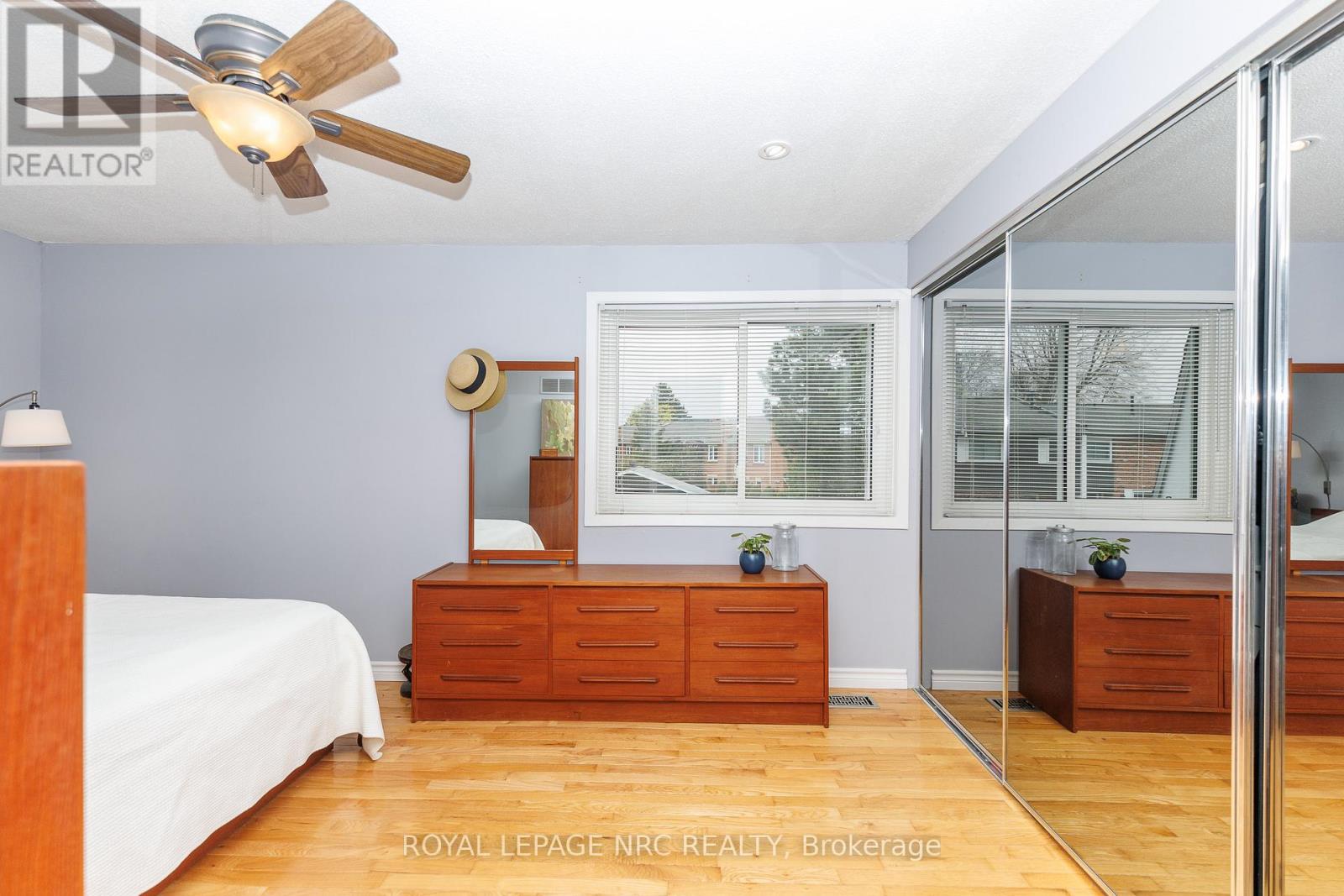 #64 77 LINWELL ROAD - 22