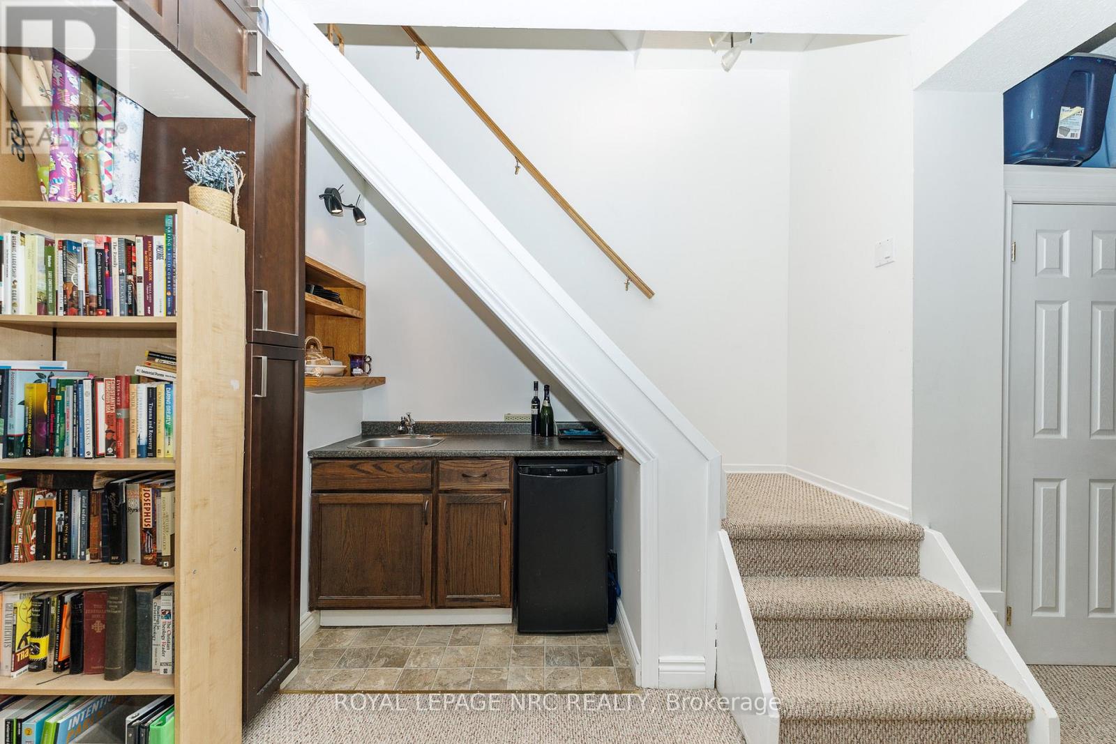 #64 77 LINWELL ROAD - 24