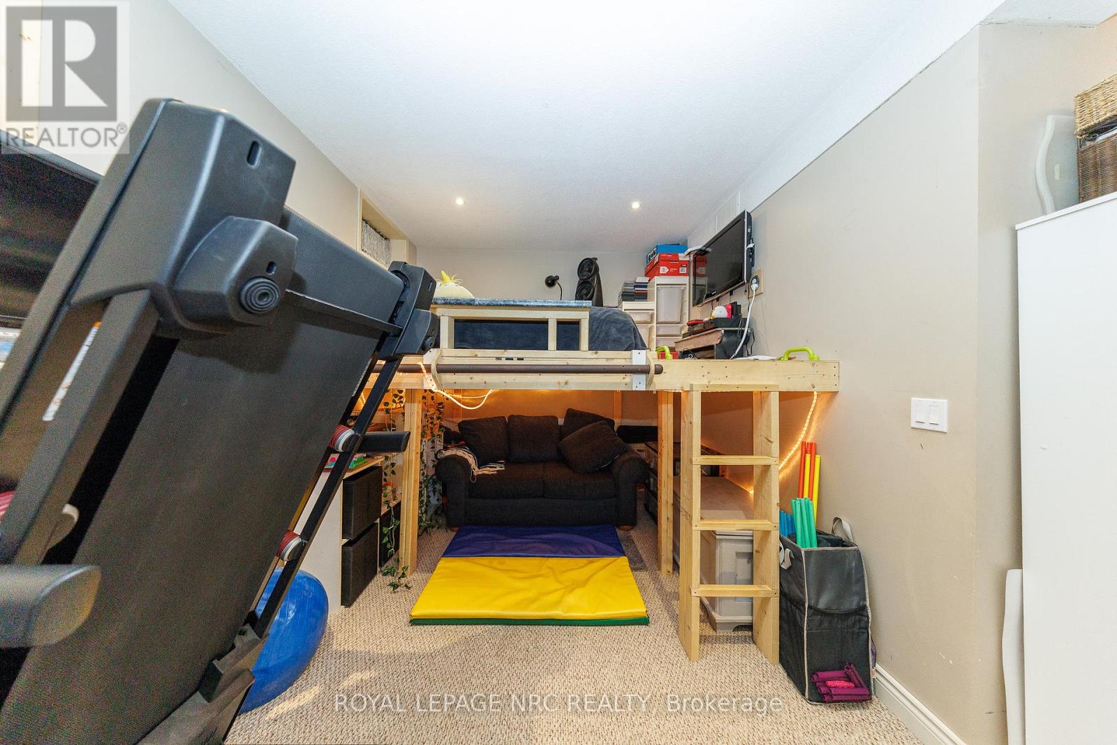 #64 77 LINWELL ROAD - 26