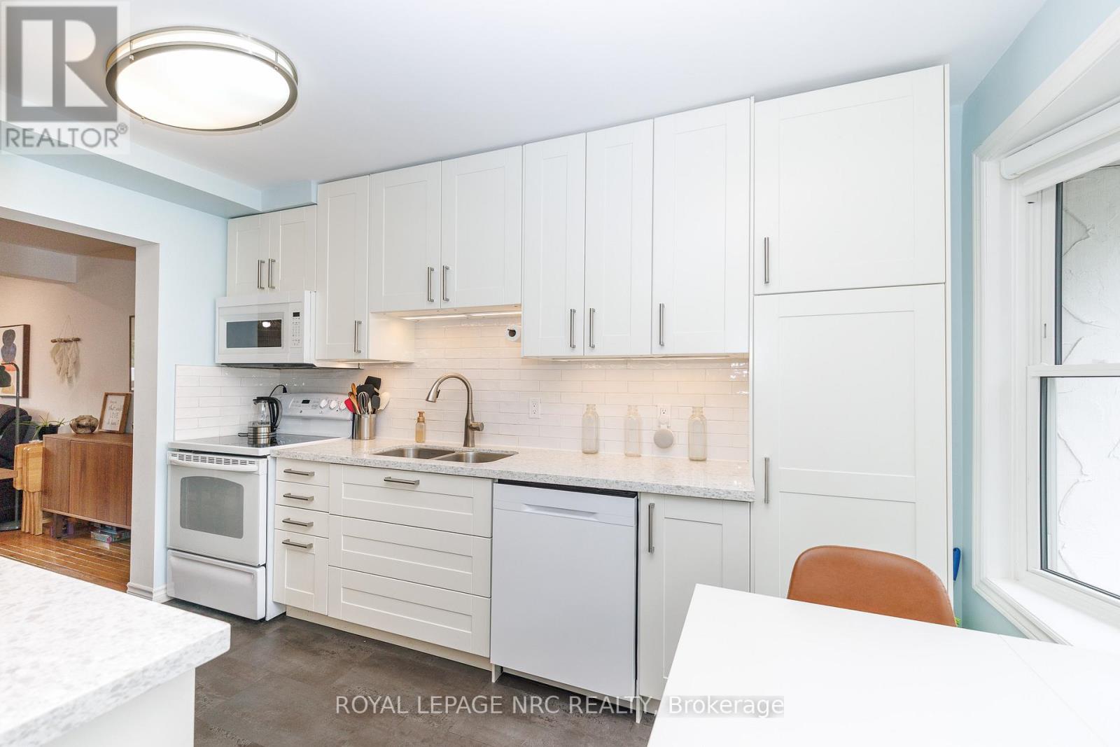 #64 77 LINWELL ROAD - 6