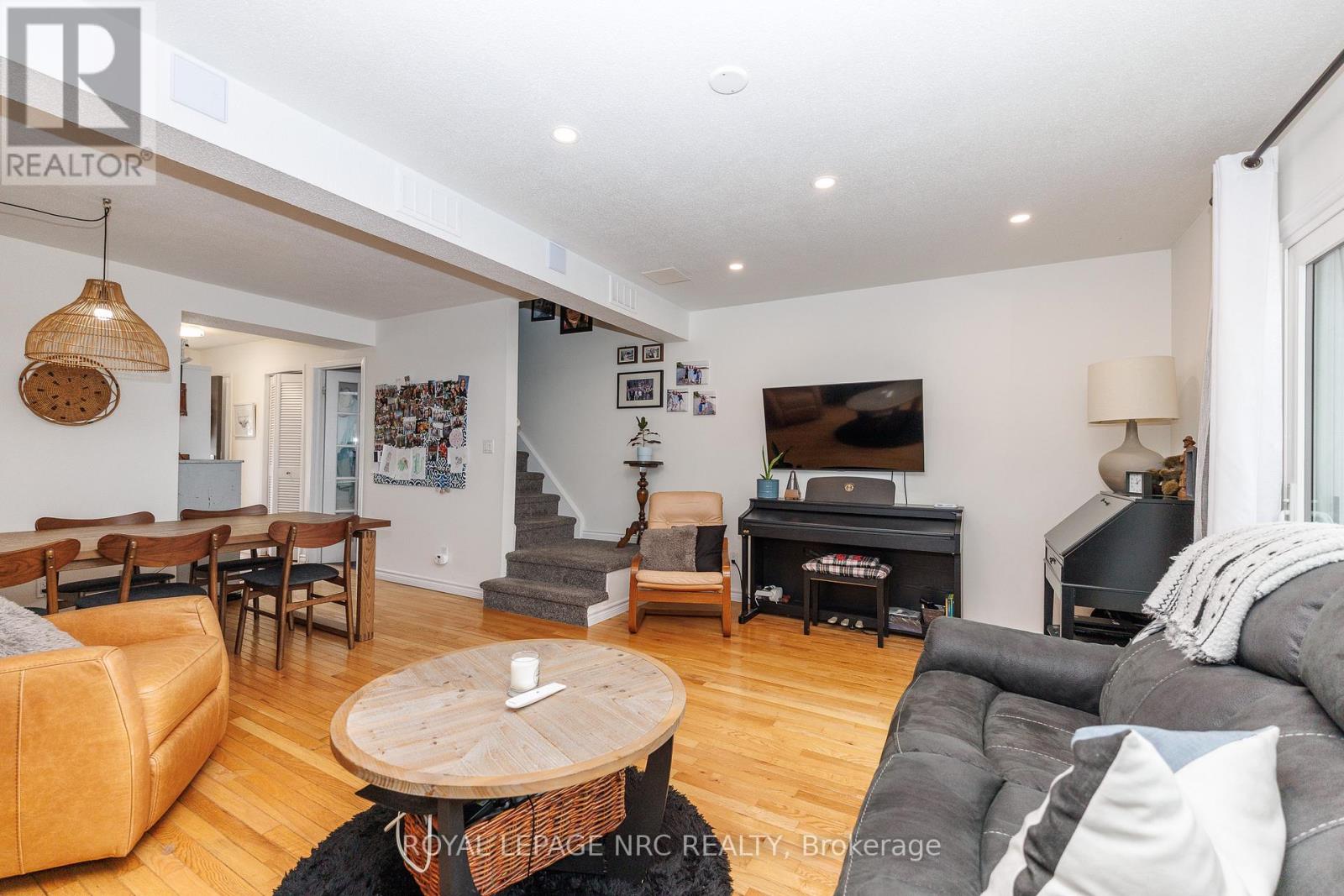 #64 77 LINWELL ROAD - 8