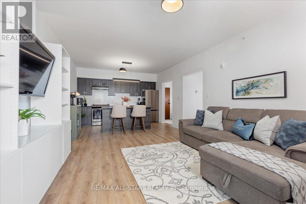 #407 15 KNEESHAW DRIVE - 19