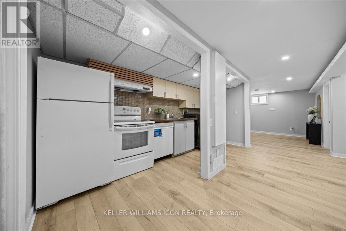 45 EPWORTH AVENUE - 27