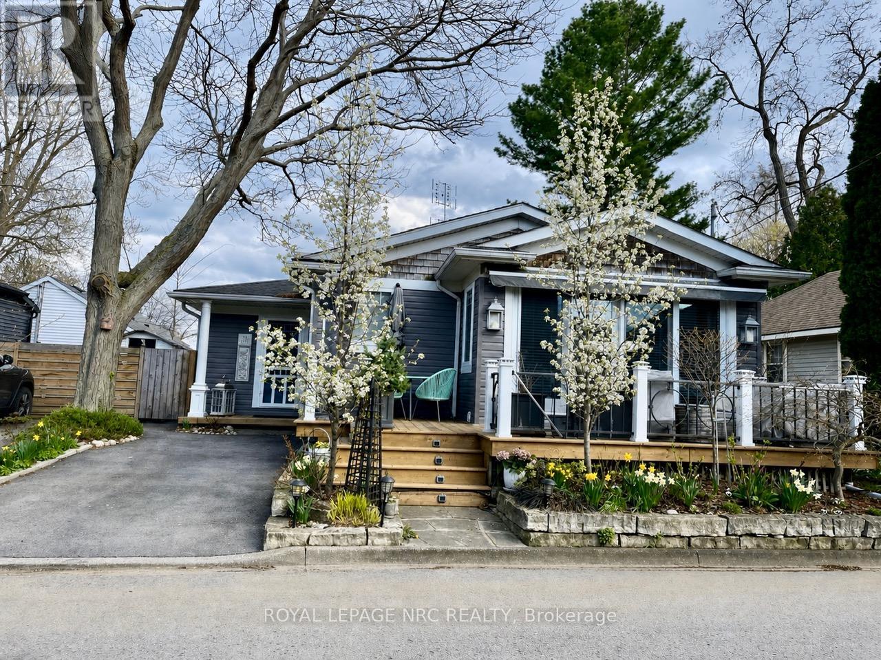 11 PEEL STREET - Image 2