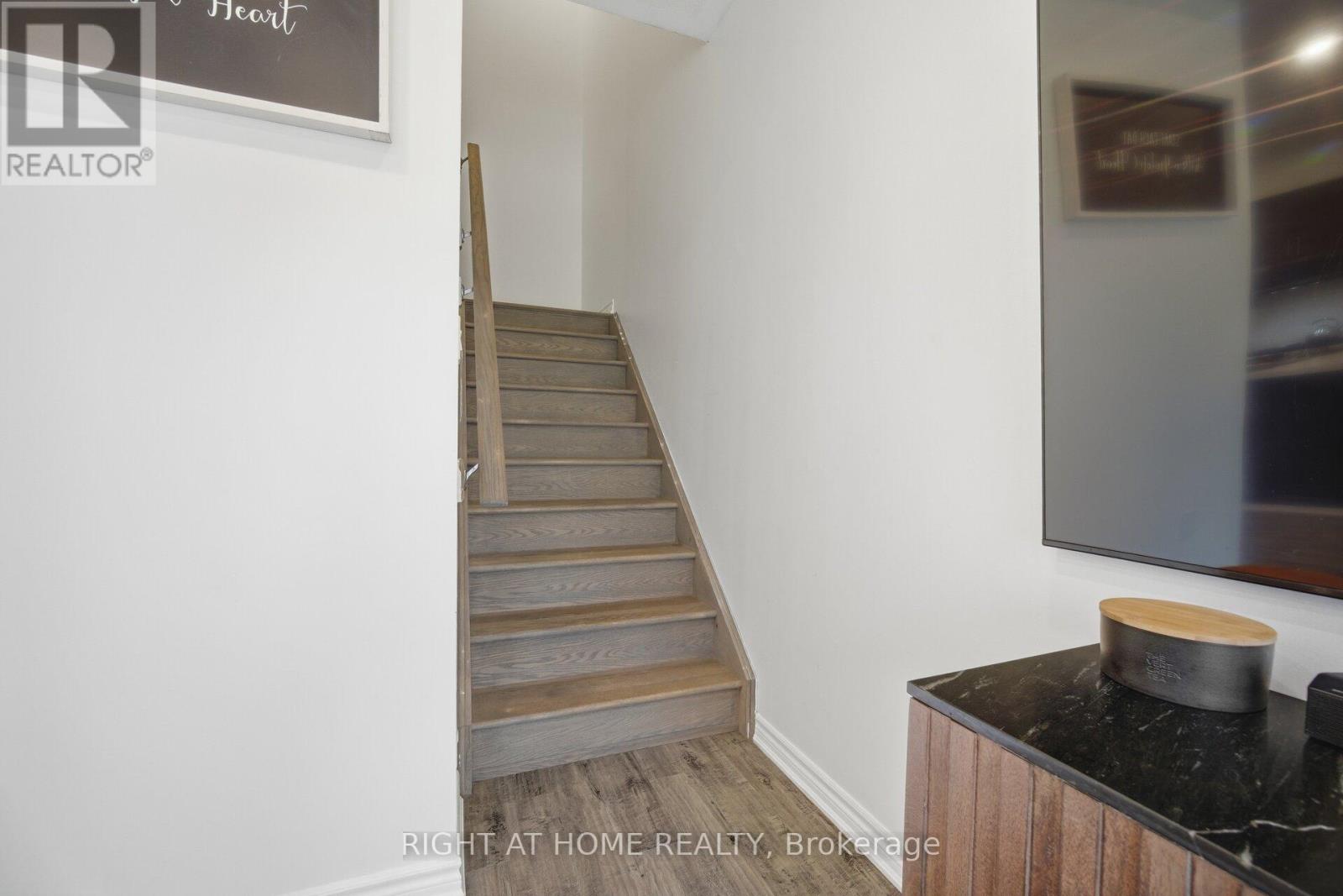 165 BERKSHIRE DRIVE - 21