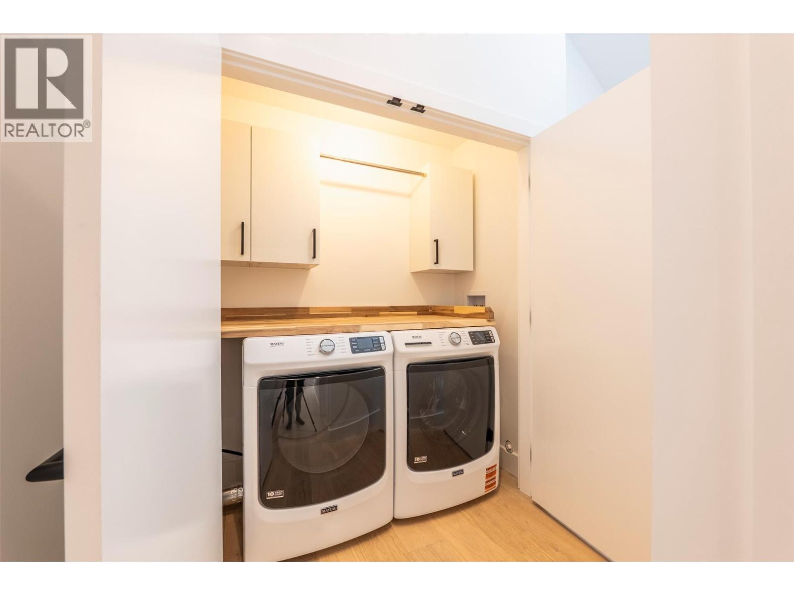 #B 518 Robson Street - 23