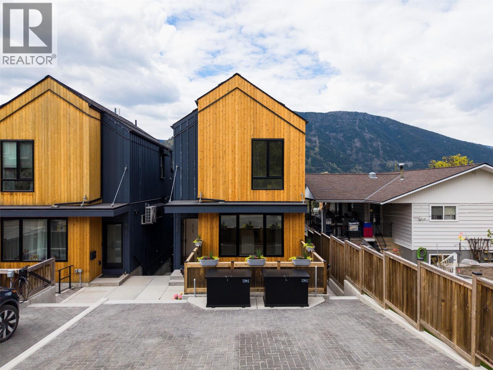 #B 518 Robson Street - 40